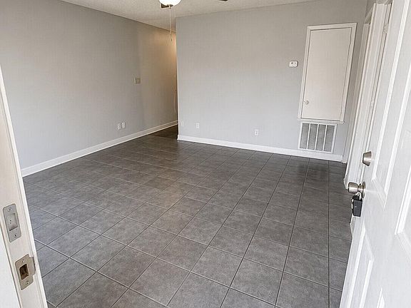 3rd image of 101 W 10th St