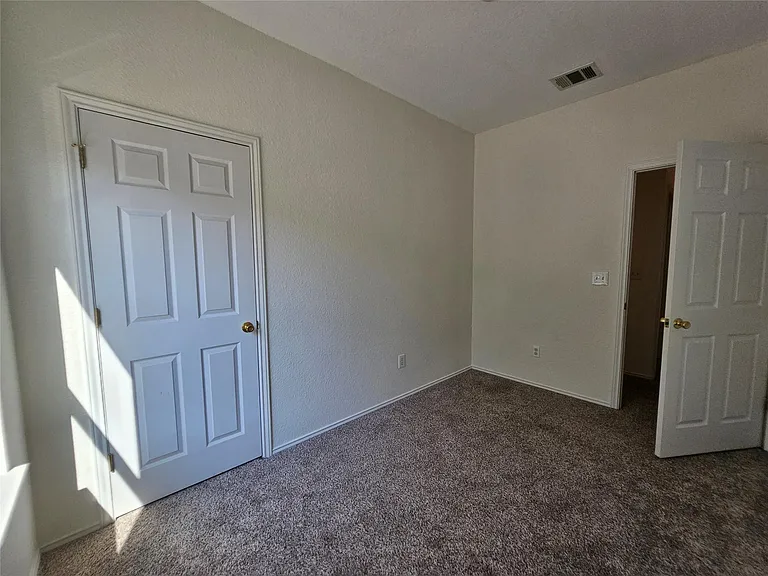 304 Windridge Village Cv — Photo 33