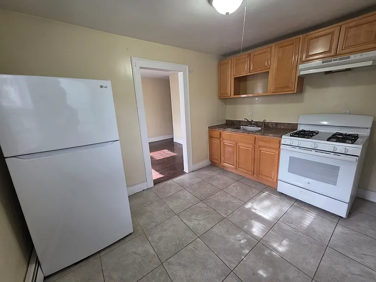 122 Derby Ave #2 — Photo 1