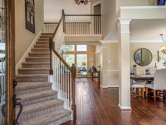 The home offers a neutral paint palette & has gorgeous hardwood floor, making decorating your new home a breeze with beautiful clean lines.