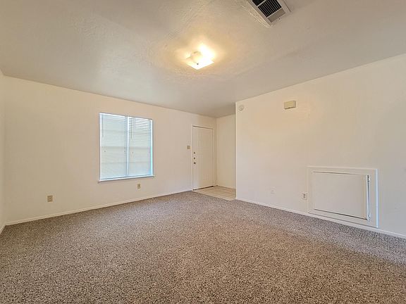2nd image of 1000 Autumn Cir #B