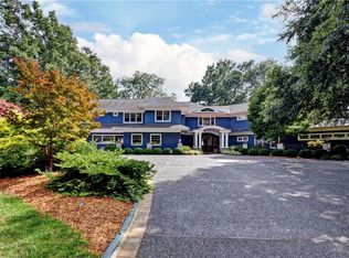 206 James River Dr, Newport News, VA 23601