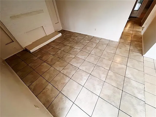 917 W Monterey Ct #A — Photo 2