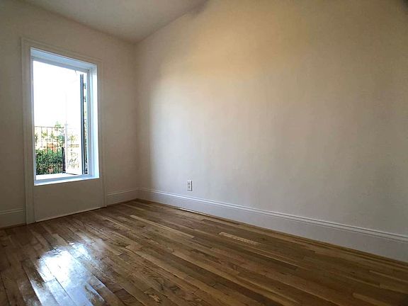 5th image of 605 6th St APT 4