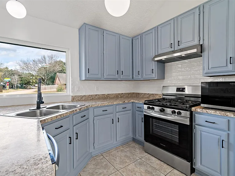 10319 Sand Pass Ln — Photo 7
