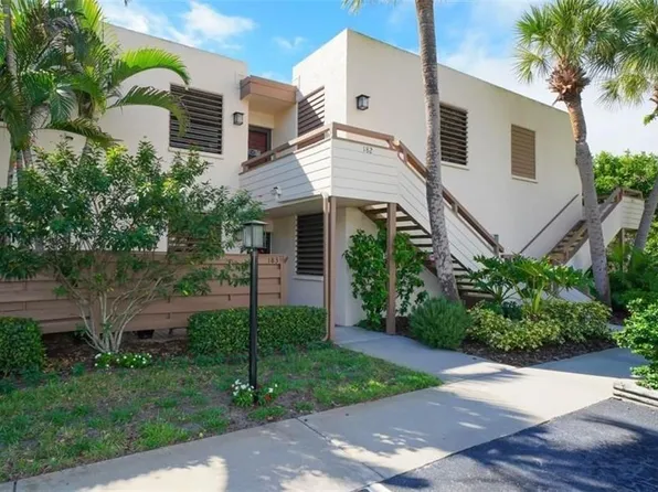 183 Pineneedle Dr, Bradenton, FL 34210