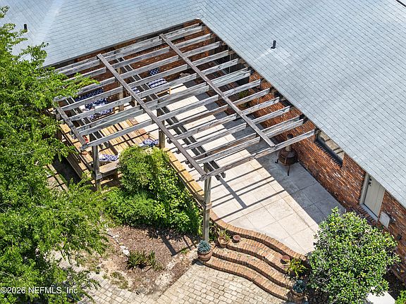 5th image of 1860 SUNNYMEADE Drive