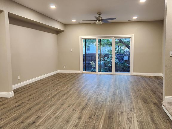 3rd image of 4250 S Olive St #109-1