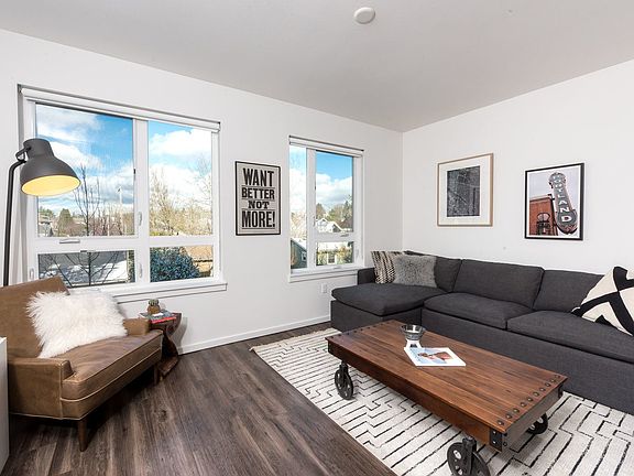 5th image of 4717 SE Hawthorne Blvd #3563159