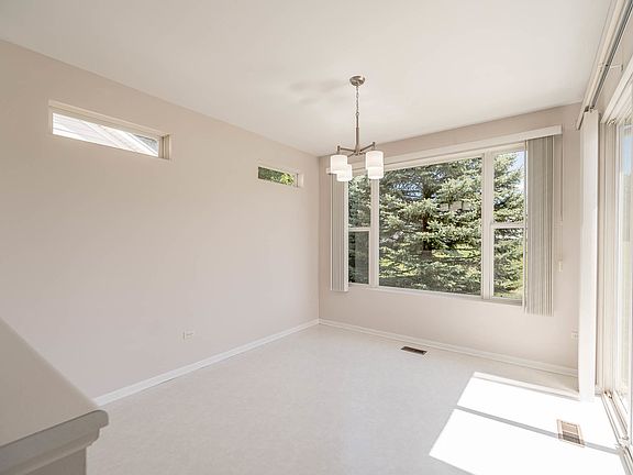 2nd image of 12922 Applewood Dr
