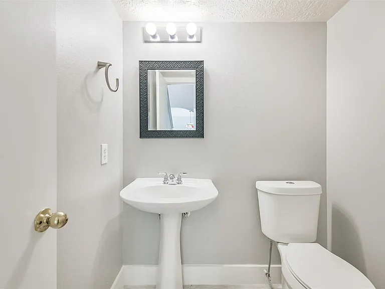 1623 Stonehaven Village Cir — Photo 14