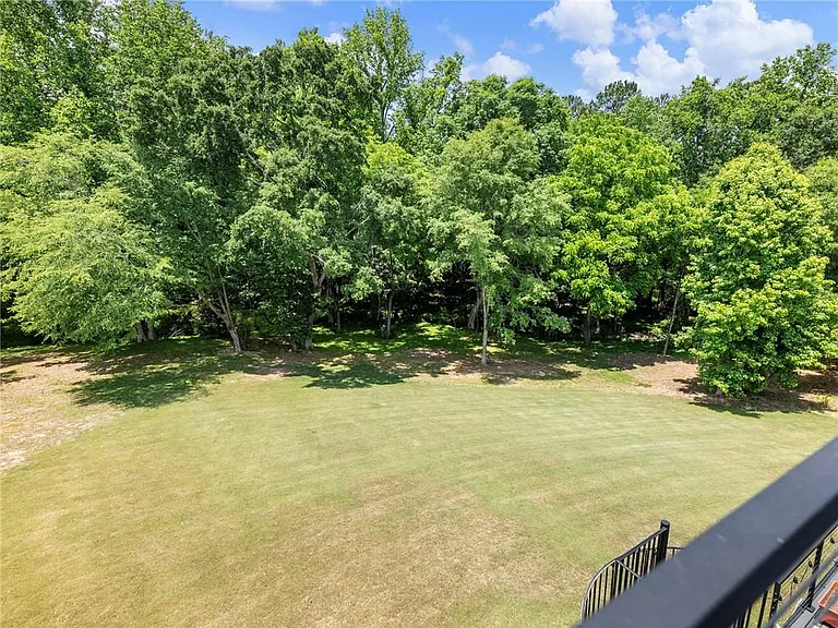 566 Versailles Dr — Photo 58