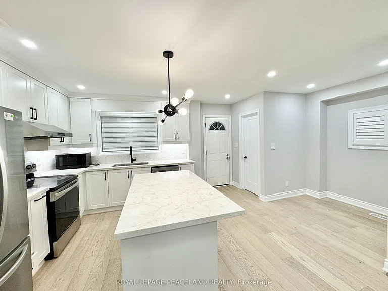 47 Chamberlain Ave — Photo 8