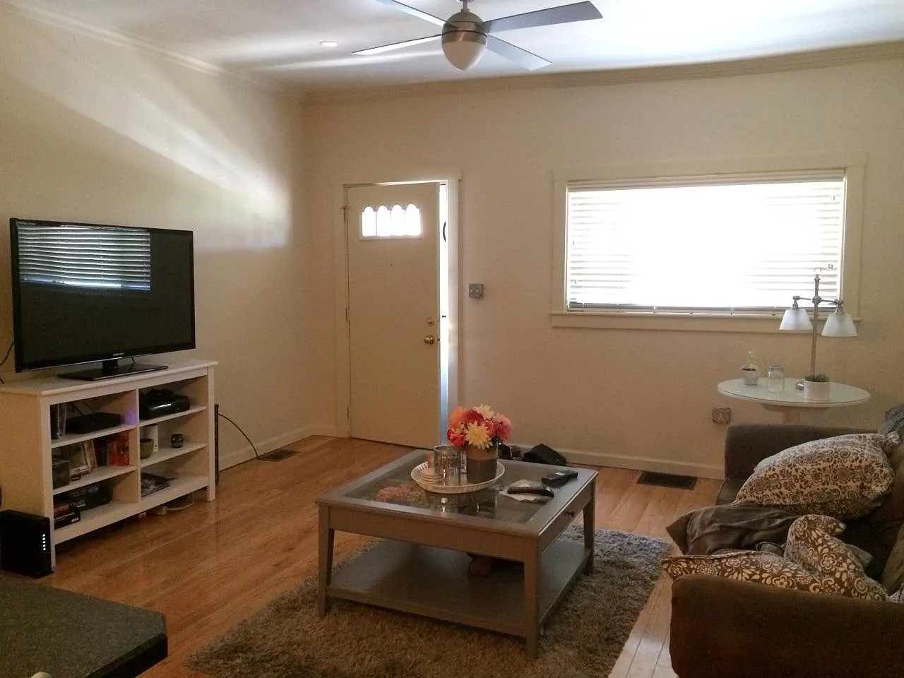 1210 Sarah St photo 1