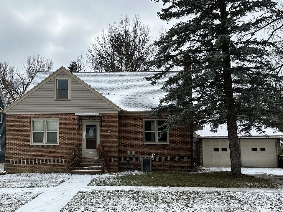 711 Sherman St, Good Thunder, MN 56037 Zillow