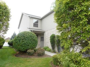 9037 Mansfield Dr, Tinley Park, IL 60487
