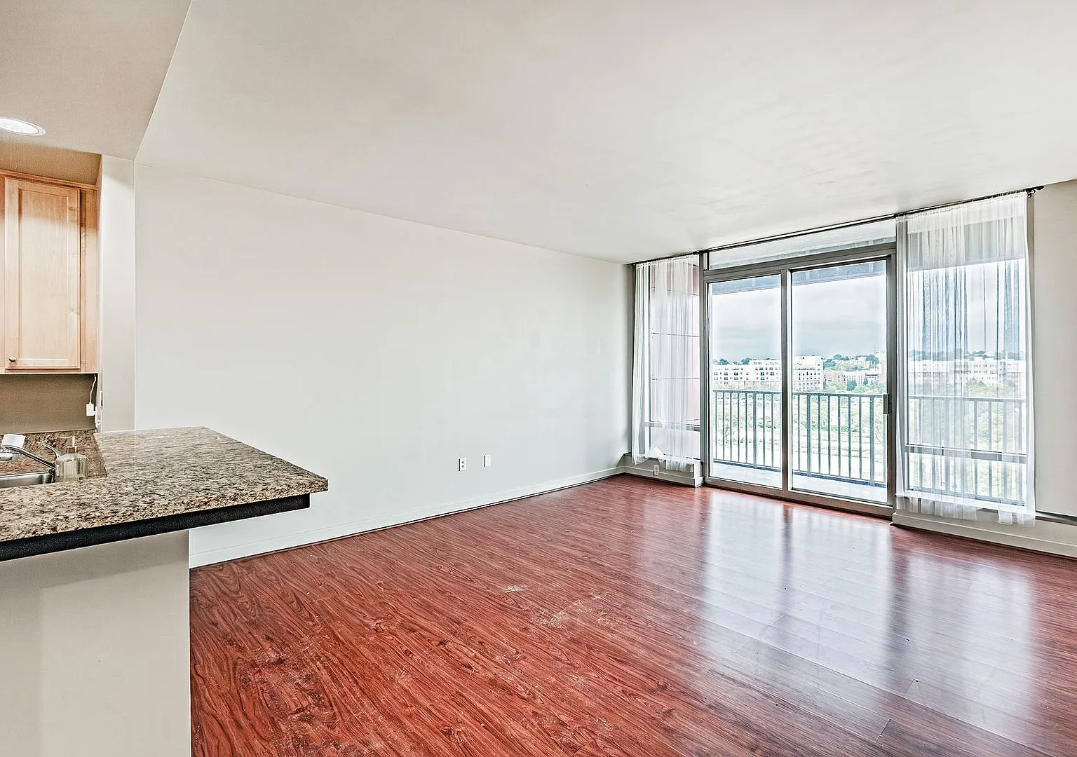 Christina Landing - 1 Bedroom, 1 Bath riverfront apartment home — Photo 4