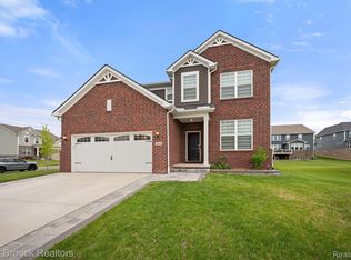 2610 Ironton Dr, Commerce Township, MI