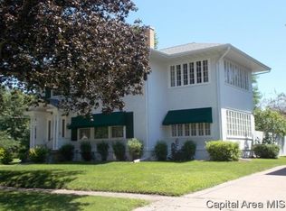 201 S 10th St, Monmouth, IL 61462
