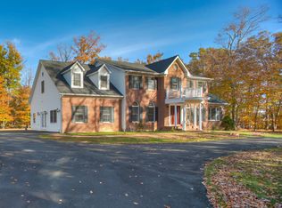 8763 Mountain Valley Rd, Fairfax Station, VA 22039