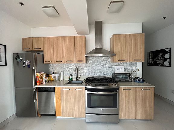 5th image of 227 Grand St #6K