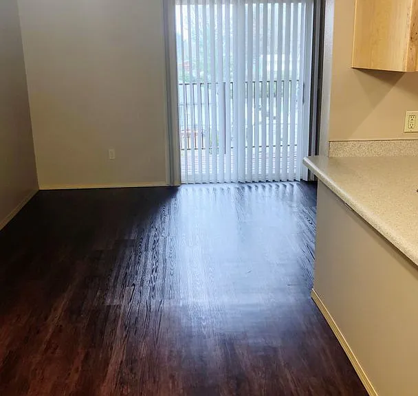 Parkside Apartments — Photo 93