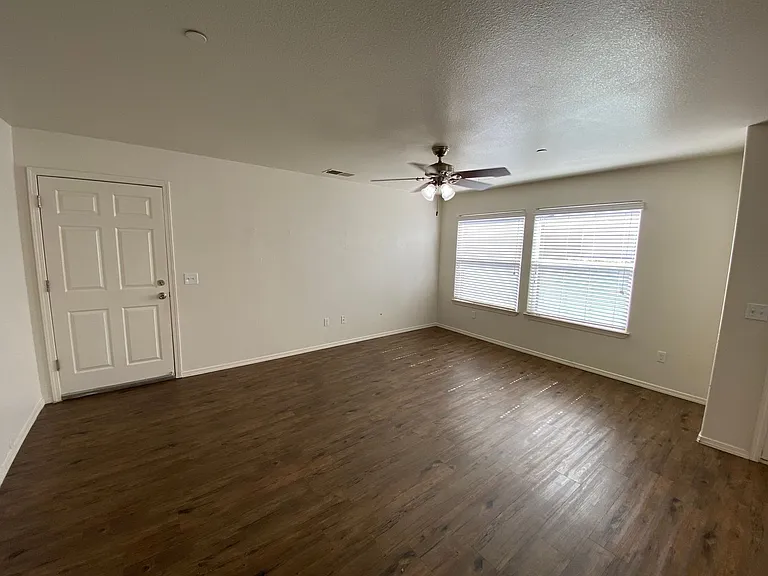 2109 Bella Oaks Dr — Photo 9
