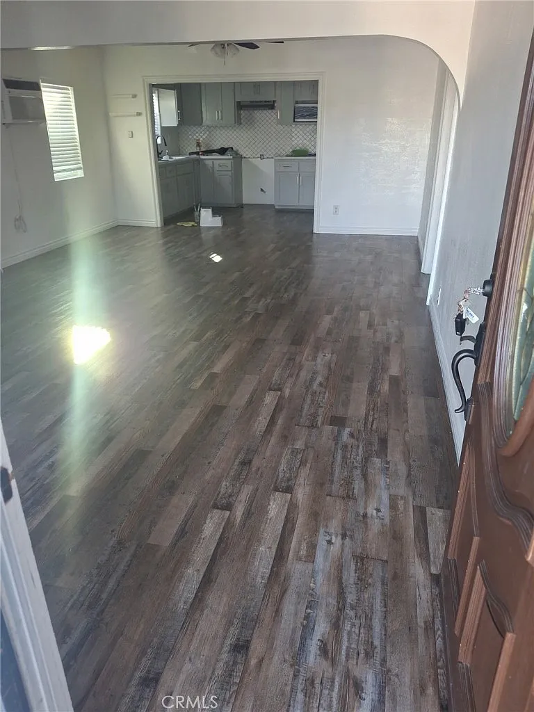 2 bed, 992 sqft, $3,500 — Photo 3