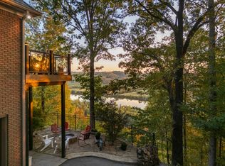 1031 Riverview Ln, Ashland City, TN 37015
