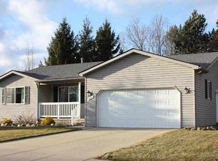 581 Allison Dr, Almont, MI 48003