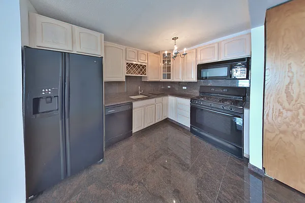 Rented by Platinum Properties | media 8