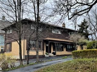 36 Washington Rd #1, Lake Forest, IL 60045