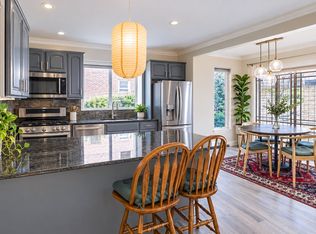 416 S Veitch St APT 103, Arlington, VA 22204