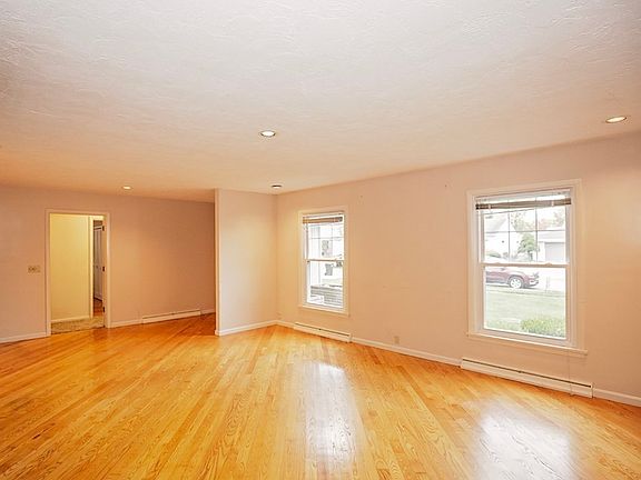 3rd image of 246 Vassar Ave