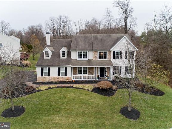 3rd image of 1403 Woodrose Manor Dr