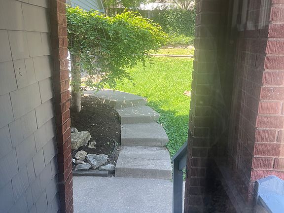 2nd image of 3643 Wilshire Ave