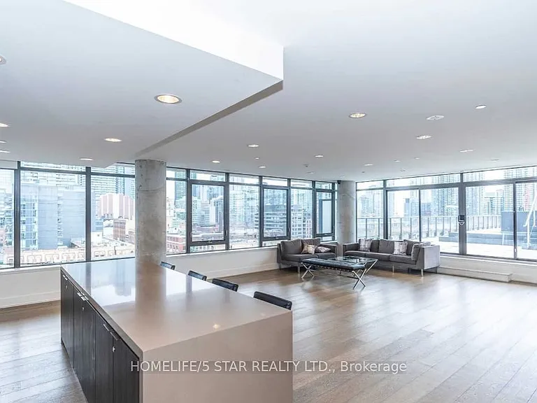 560 King St W #618 — Photo 19