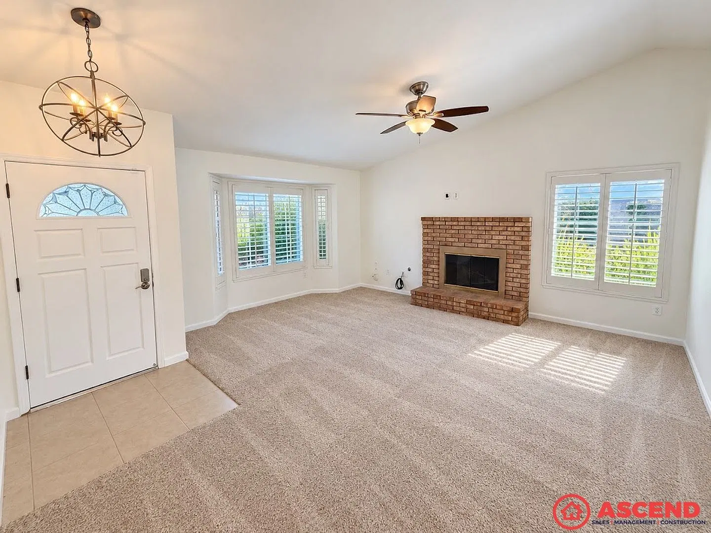 Move-In Ready 4BR/2BA Home in 93312 Trash & Sewer Paid! — Photo 3