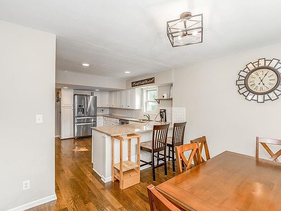 5th image of 9109 England St