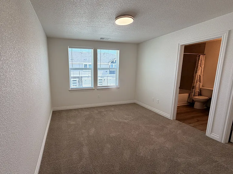 18659 Village Center Dr — Photo 20
