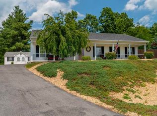 43 Mapleridge Ln, Waynesboro, VA 22980