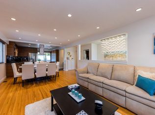 2549 Bendale Rd, North Vancouver, BC V7H1G6