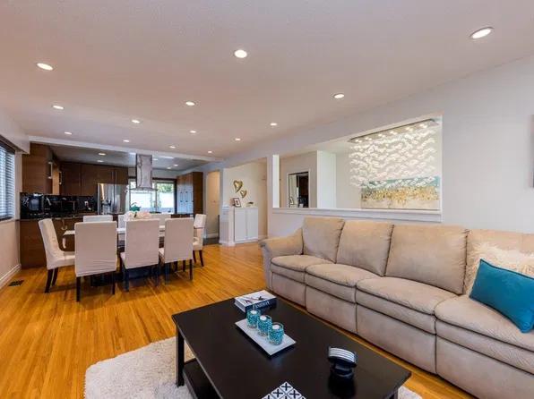 2549 Bendale Rd, North Vancouver, BC V7H 1G6