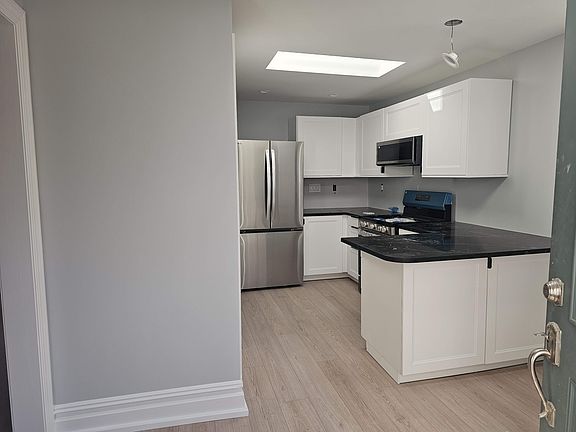 Brand new cabinets and applicances!