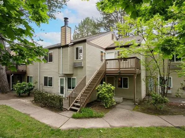 12062 SW Conestoga Dr, Beaverton, OR 97008