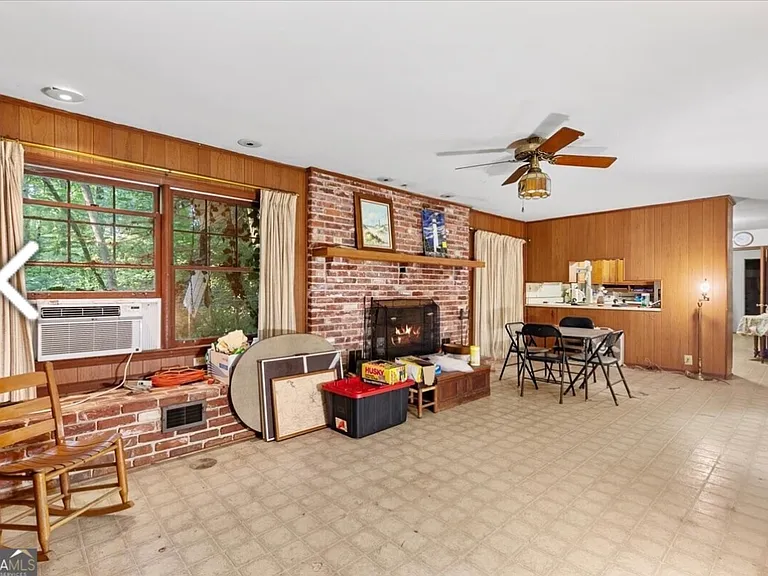1354 Weston Dr — Photo 9