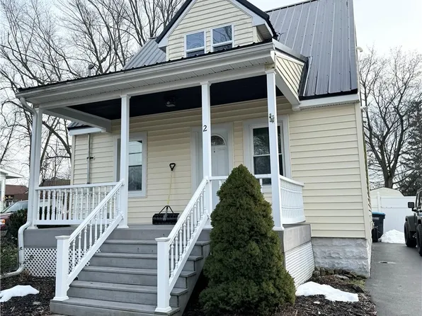 2 Van Duyne Ave, Auburn, NY 13021