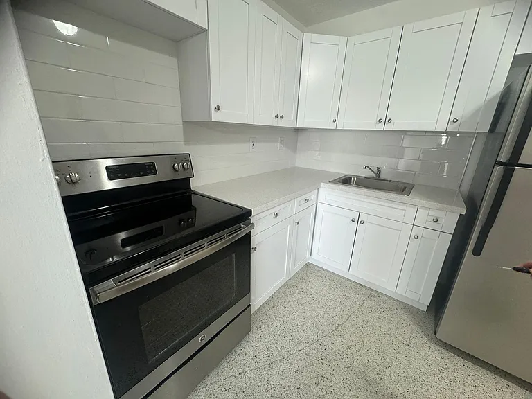 47 W 7th St #55 — Photo 6