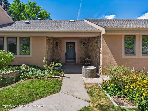 3rd image of 259 Willow Creek Trl
