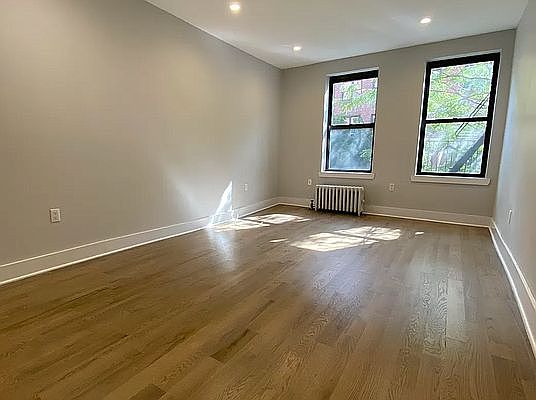 2nd image of 583 W 215th St APT B2